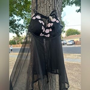 Elegant Black and Pink Roses Lace Chemise